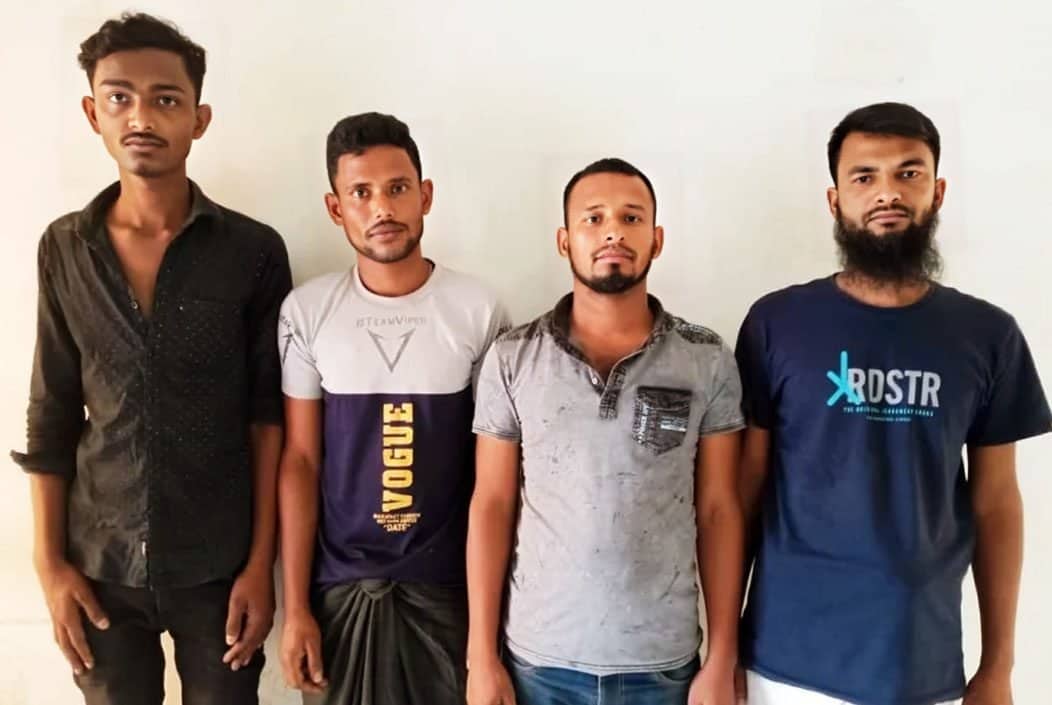 সিলেটে ৭৩৫ বস্তা ভারতীয় চিনিসহ আটক ৪