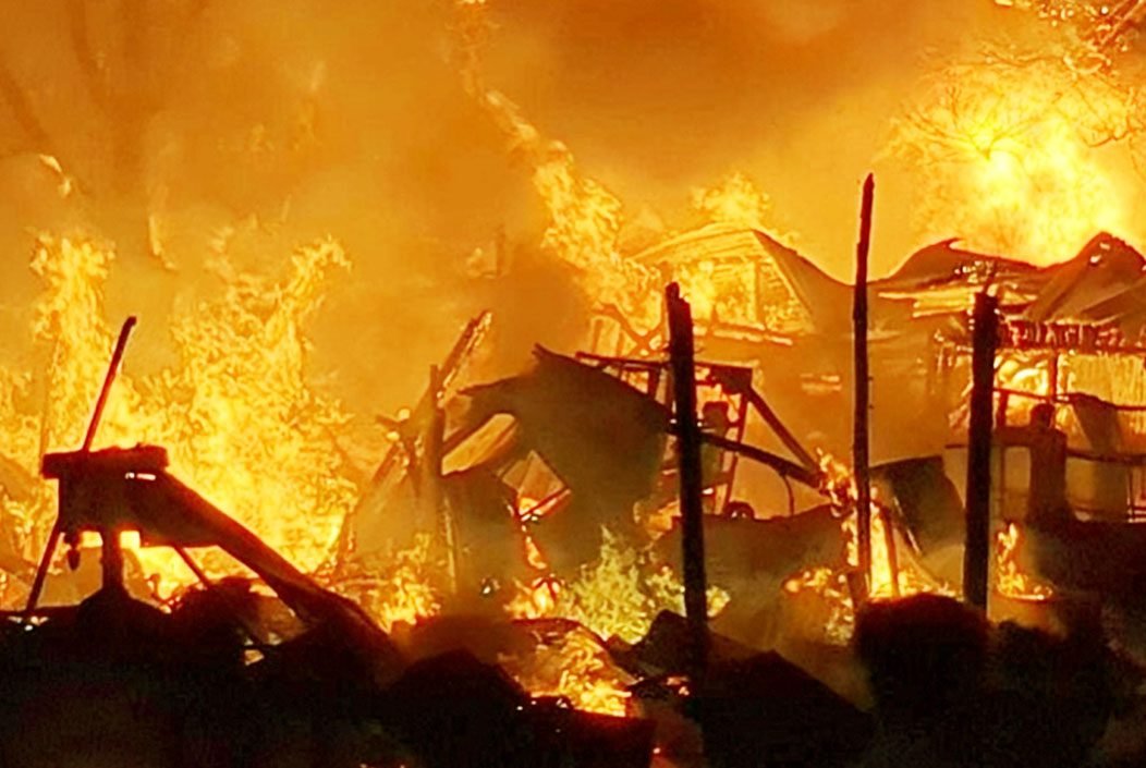 খাগড়াছড়ি শহরে ভয়াবহ আগুনে ২০ দোকান পুড়ে ছাই