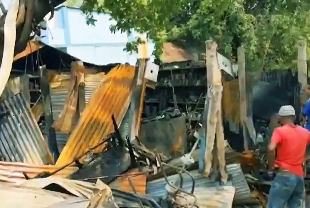 ব্রাহ্মণবাড়িয়ার সরাইলে ভয়াবহ অগ্নিকাণ্ডে ১১টি দোকান প...