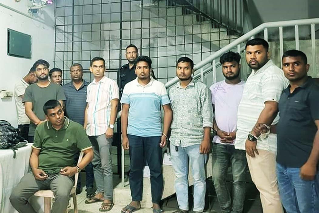 ভোটারদের মধ্যে বিতরণকালে ২৩ লাখ টাকাসহ উপজেলা চেয়ারম্যান গ্রেপ্তার
