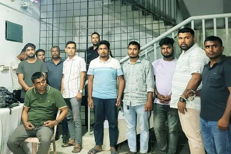 ভোটারদের মধ্যে বিতরণকালে ২৩ লাখ টাকাসহ উপজেলা চেয়ারম্যান গ্রেপ্তার