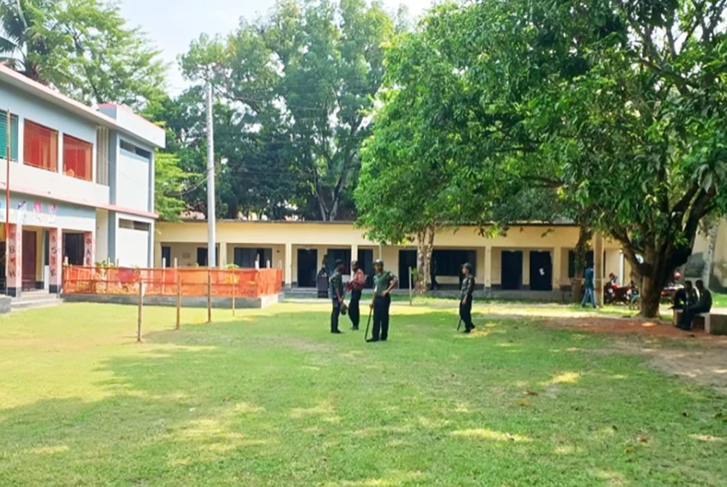 ২২শ ভোটারের কেন্দ্রে ১ ঘণ্টায় ভোট পড়েছে ৭টি