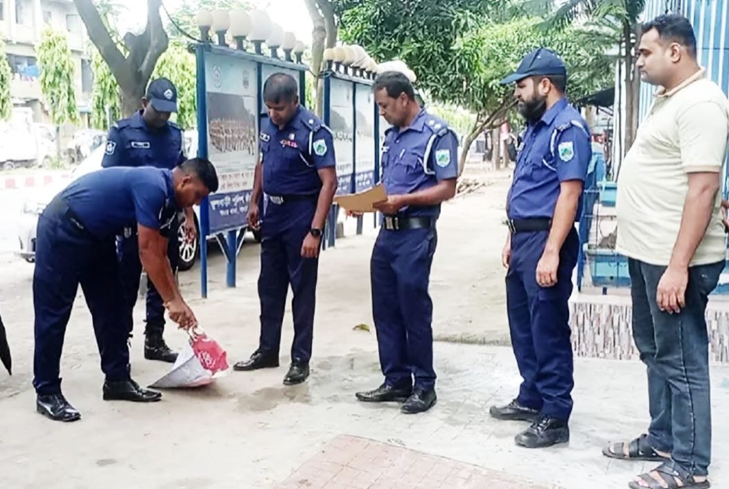 করতোয়া নদীতে ভেসে আসা পলিব্যাগে মিলল নারীর ২ হাতের কবজি