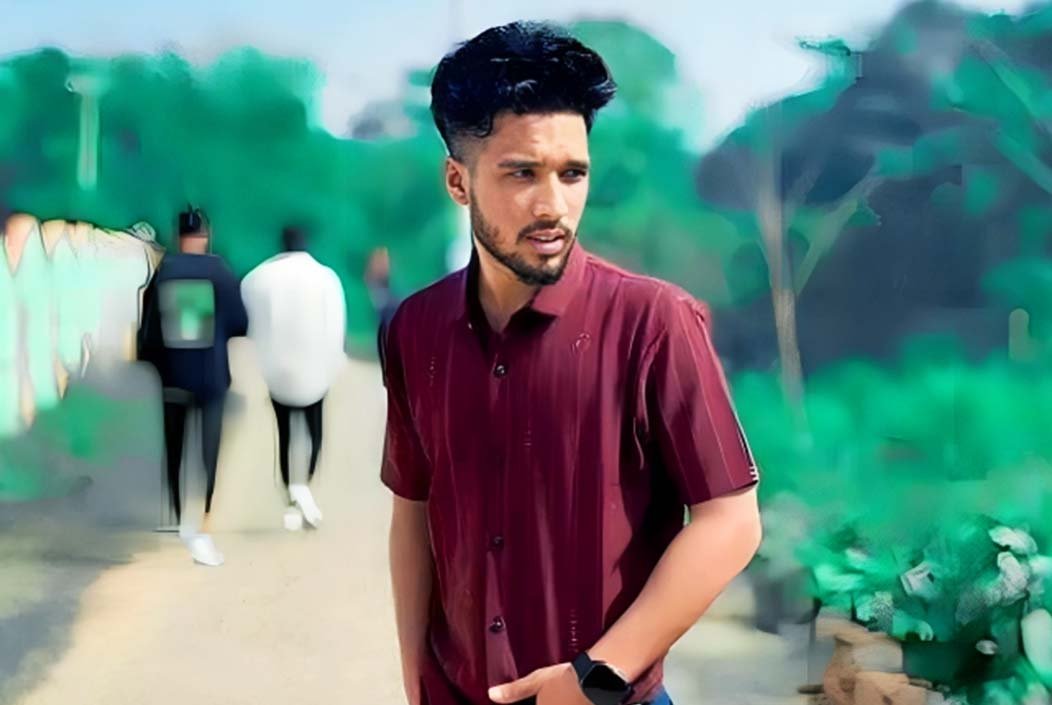 কিশোরগঞ্জের ভৈরবে চলন্ত ট্রেন থেকে নদীতে পড়ে যুবক নিখোঁজ