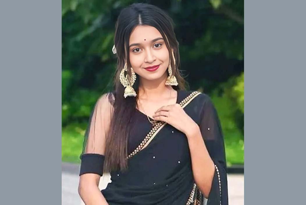 খুলনায় গলায় ফাঁস লাগানো অবস্থায় দশম শ্রেণির ছাত্রীর লাশ উদ্ধার