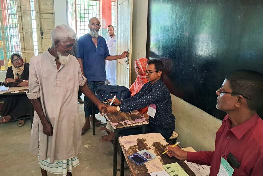 চতুর্থ ধাপে ৬০ উপজেলায় চলছে ভোটগ্রহণ