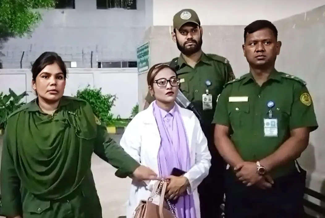 ঢামেক হাসপাতাল থেকে ‘ভুয়া’ নারী চিকিৎসক আটক