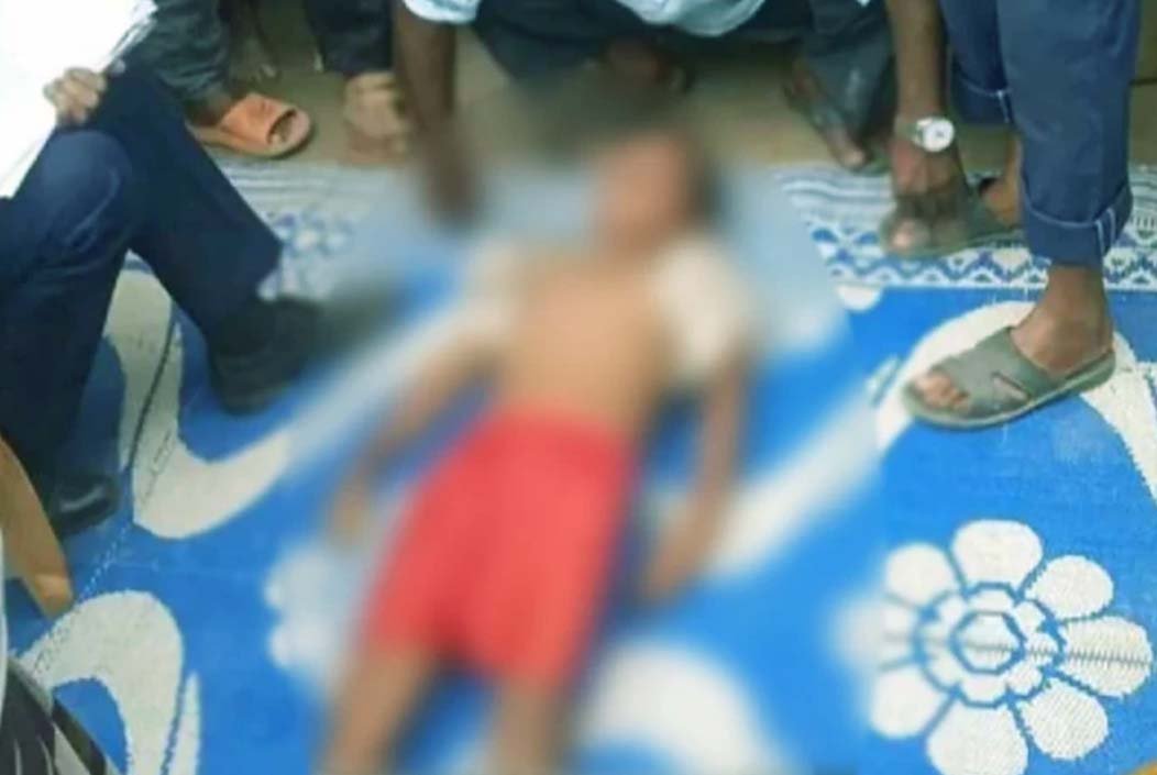 শিশু আব্দুল্লাহকে গলায় ওড়না পেঁচিয়ে হত্যা করলেন সৎ মা