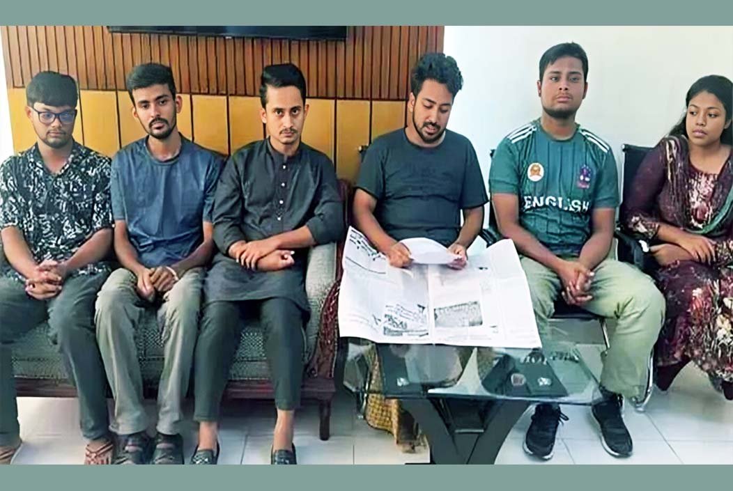 কোটা আন্দোলনের ৬ সমন্বয়ককে ছেড়ে দিয়েছে ডিবি