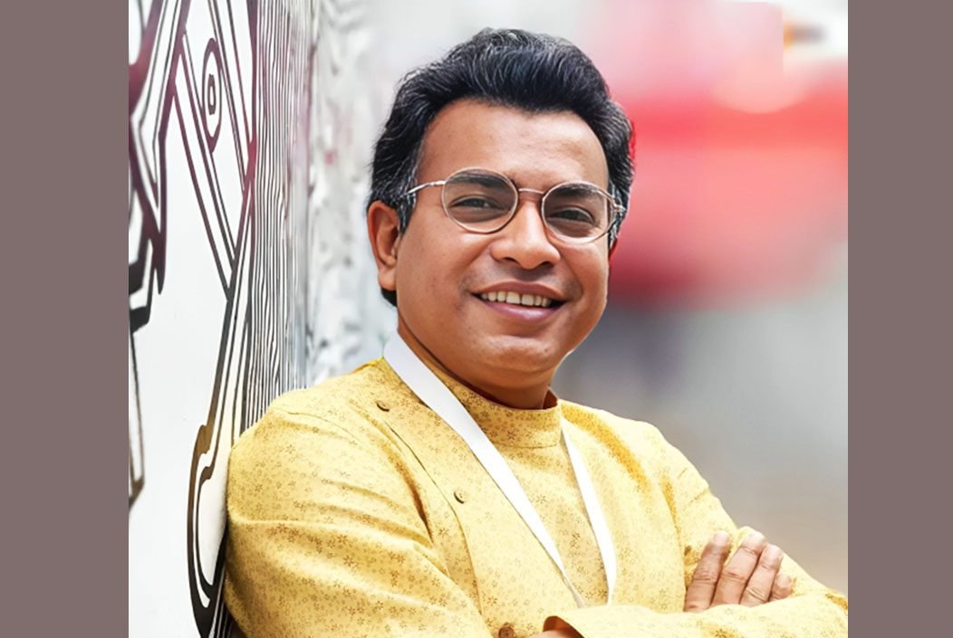 পুলিশের সাথে হাতাহাতির ঘটনায় রুদ্রনীল ঘোষ আটক