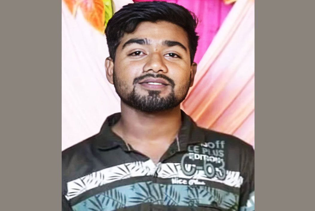 বন্যার পানি ঘরে, আইপিএস বন্ধের সময় বিদ্যুতায়িত হয়ে যুবকের মৃত্যু