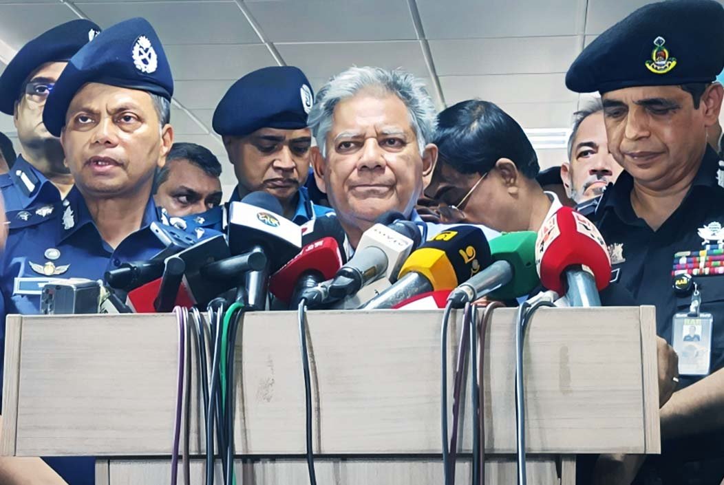 রাস্তায় ট্রাফিকের কাজ করা শিক্ষার্থীদের সার্টিফিকেট দেয়া হবে
