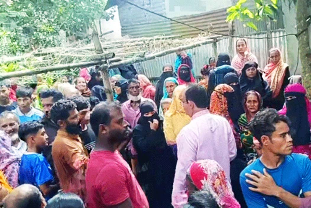 ঘুমন্ত অবস্থায় মা-ছেলেসহ ৩ জনকে শ্বাসরোধে হত্যা