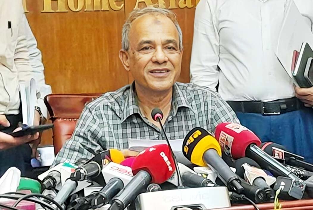 ট্রাফিক ও চাঁদাবাজি নিয়ন্ত্রণে ডিএমপিকে স্বরাষ্ট্র উপদে...