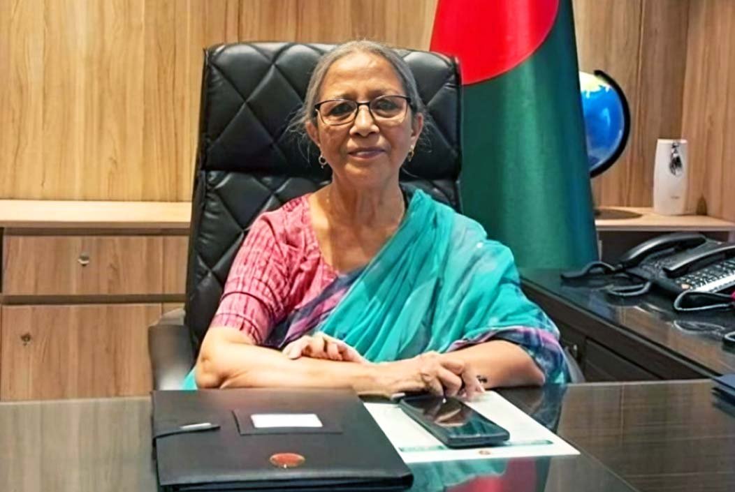 দুর্গাপূজা উপলক্ষ্যে বিশেষ অনুরোধে ভারতে ইলিশ যাচ্ছে: মৎস উপদেষ্টা