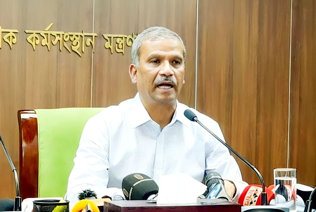 বিমানবন্দরে ভিআইপি সার্ভিস পাবেন প্রবাসীরা: আসিফ নজরুল