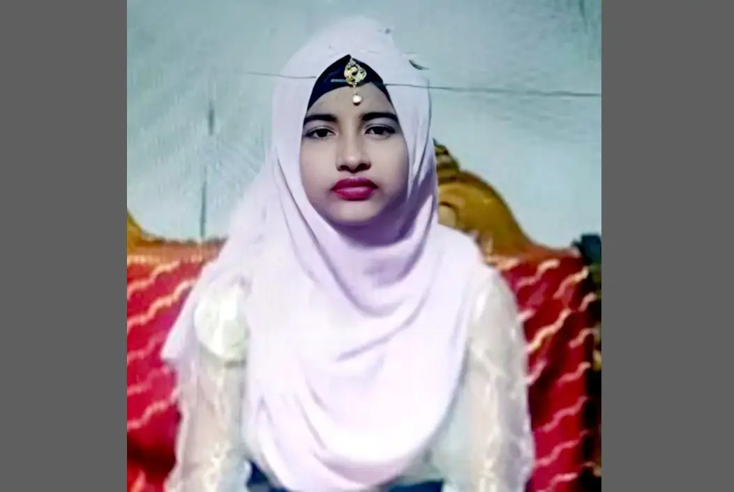 কুমিল্লার নাঙ্গলকোটে গরু চোরের গাড়ি চাপায় কলেজছাত্রীর মৃত্যু