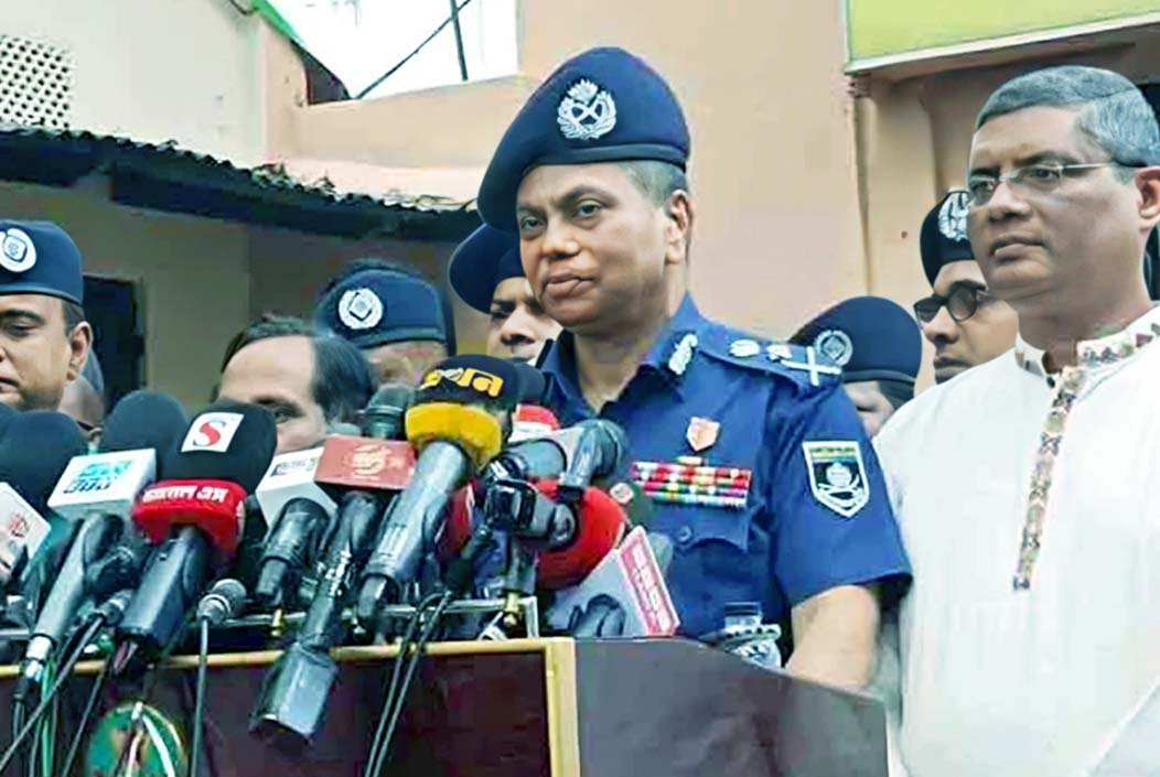 দুর্গাপূজাকে কেন্দ্র করে শান্তিশৃঙ্খলার বিঘ্ন ঘটালেই ব্...