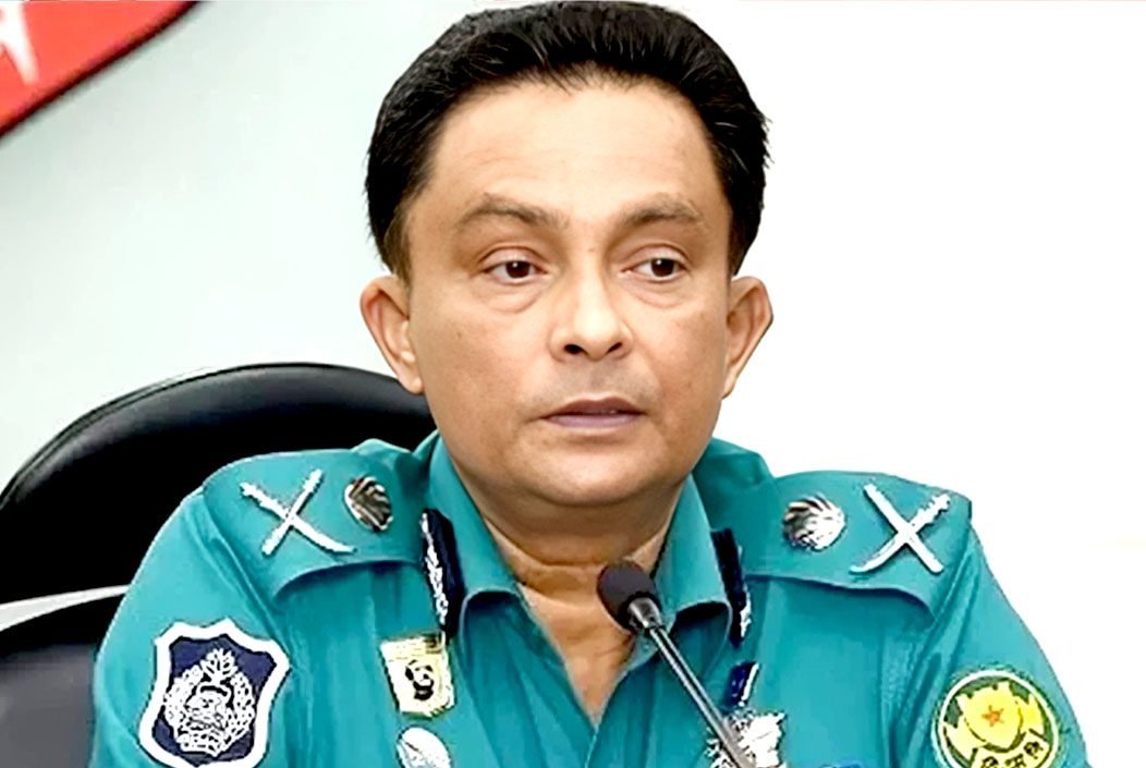 দেশত্যাগের সময় ডিএমপির সাবেক কমিশনার গোলাম ফারুক আটক