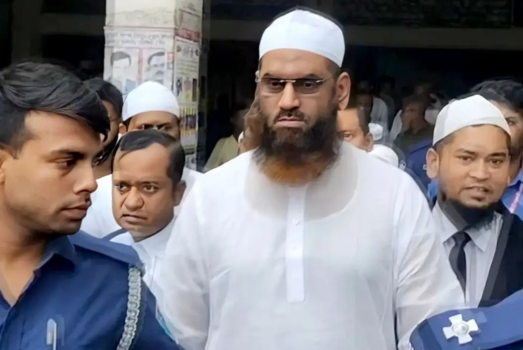 ধর্ষণ মামলায় খালাস পেলেন মাওলানা মামুনুল হক