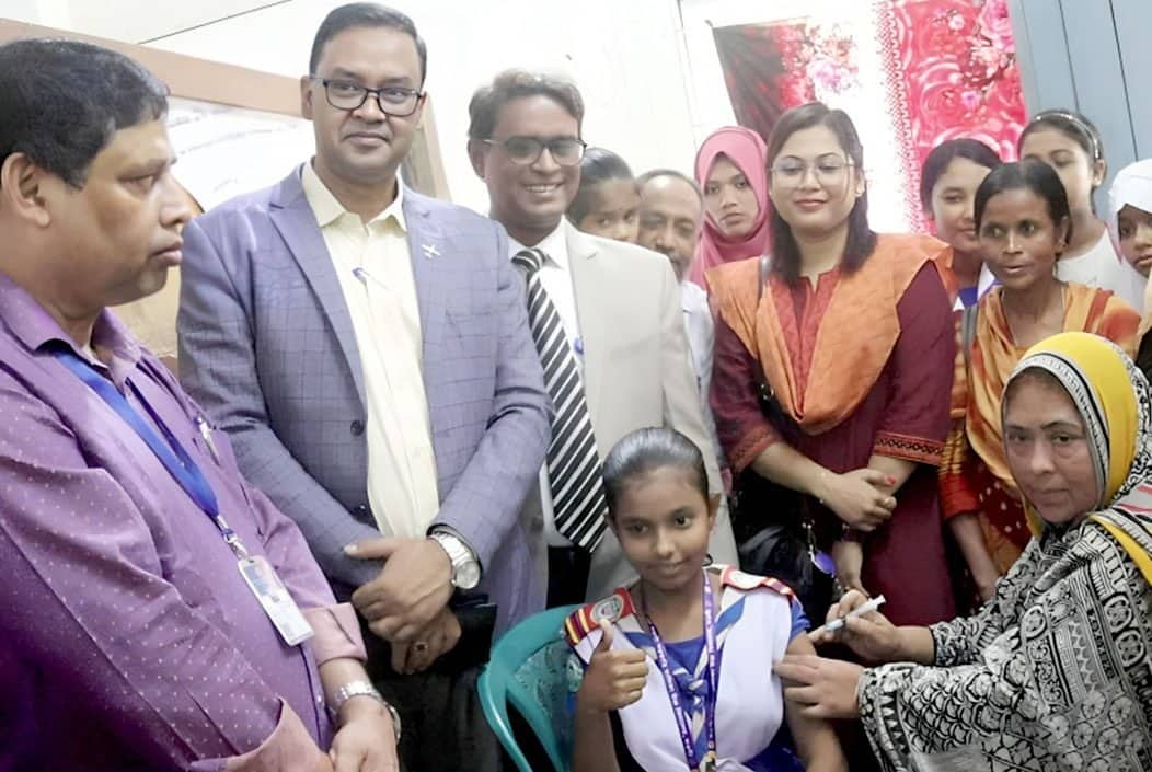 নওগাঁয় শুরু হয়েছে এইচপিভি টিকাদান কার্যক্রম