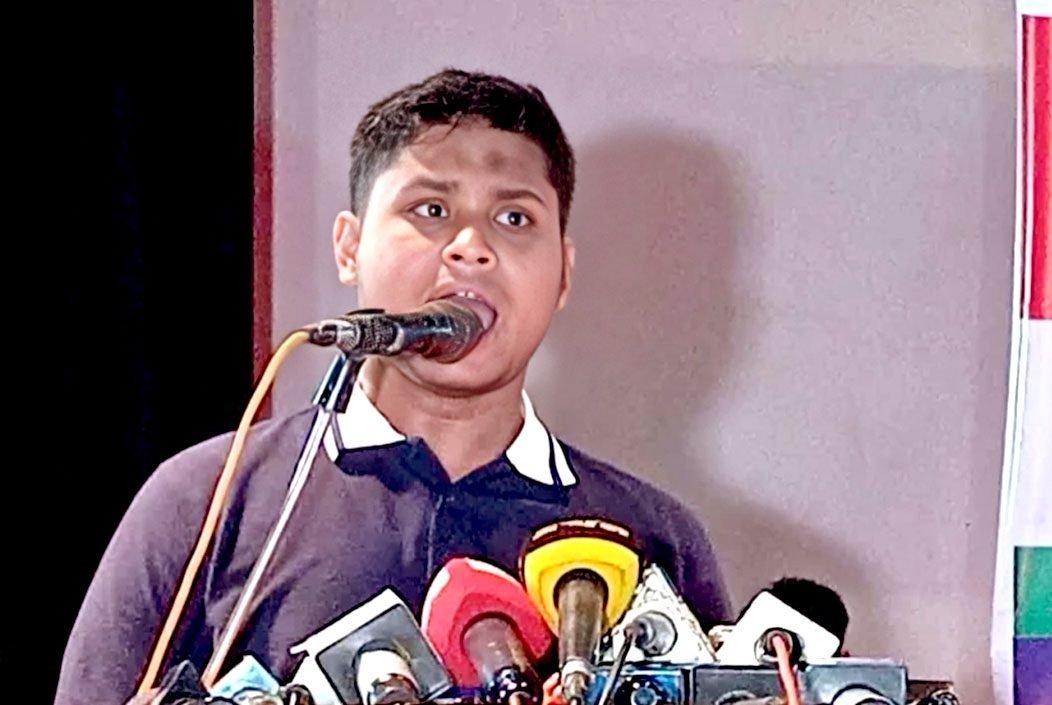 শেখ হাসিনার পদত্যাগপত্রের কোনও ভূমিকা নেই: সমন্বয়ক হাসনাত