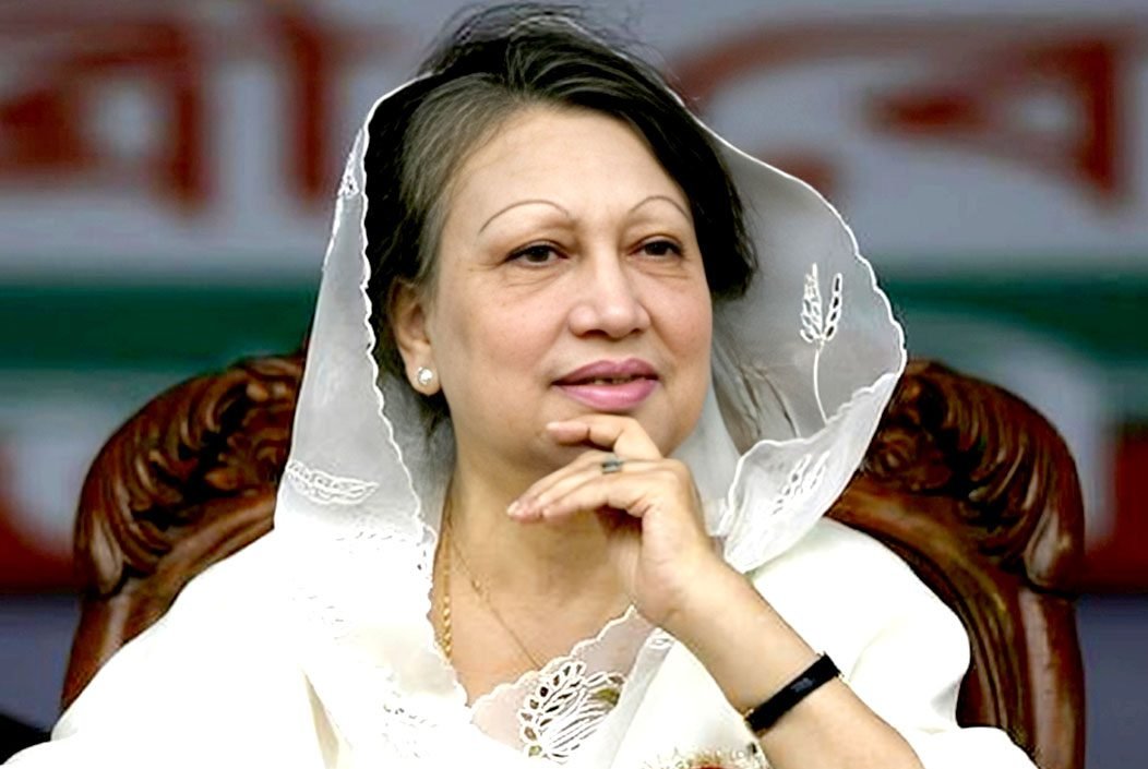 সাবেক প্রধানমন্ত্রী খালেদা জিয়ার বিরুদ্ধে রাষ্ট্রদ্রোহসহ ১১ মামলা বাতিল