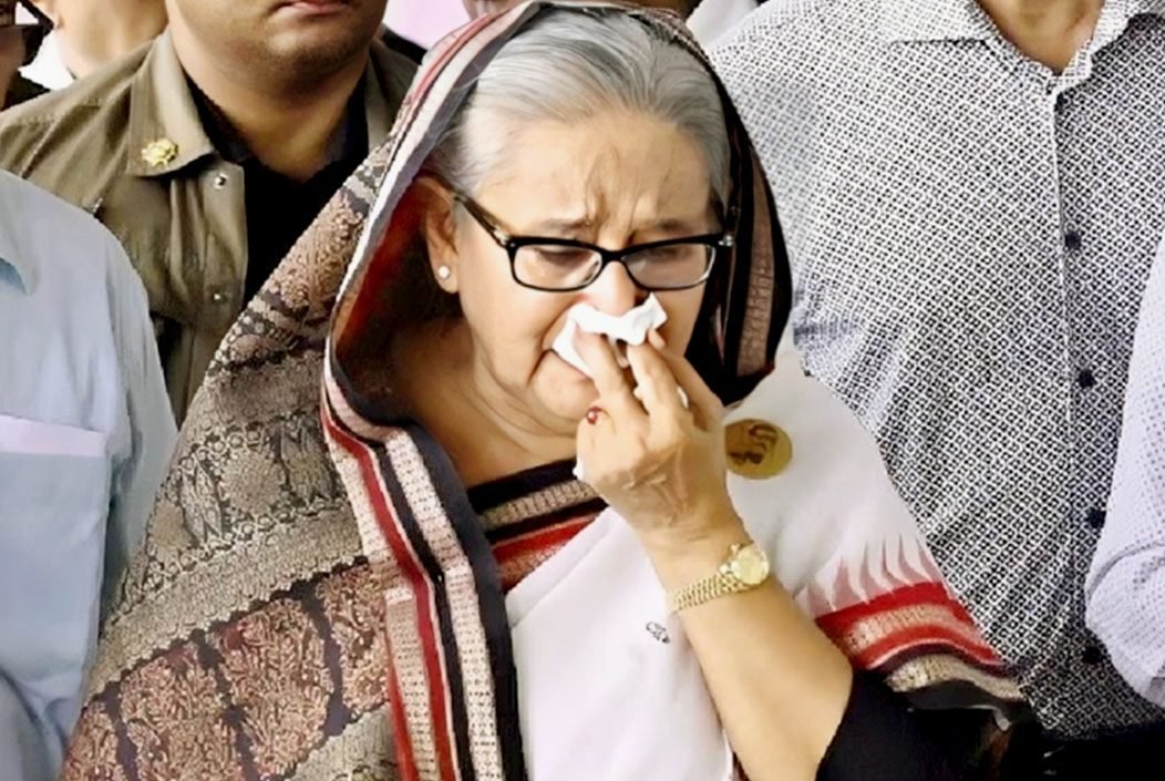সাবেক প্রধানমন্ত্রী শেখ হাসিনার বিরুদ্ধে গ্রেপ্তারি পরোয়ানা
