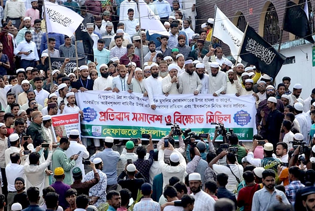 ইসকনকে জঙ্গি সংগঠন অ্যাখ্যা দিয়ে কার্যক্রম নিষিদ্ধের দাবি হেফাজতে ইসলামের
