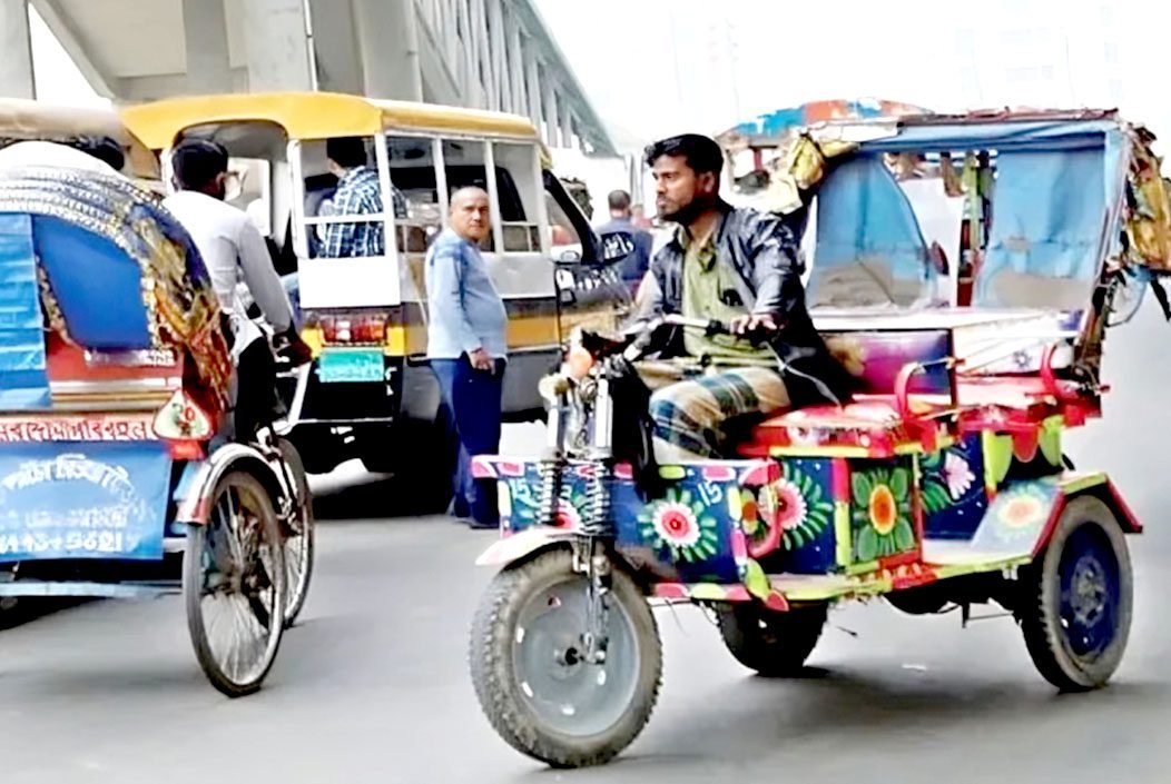 ঢাকা মহানগরে তিন দিনের মধ্যে ব্যাটারিচালিত রিকশা বন্ধের...