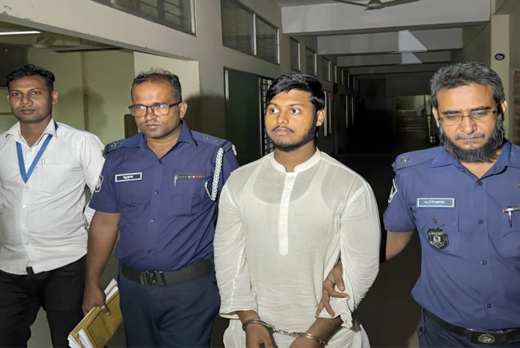 প্রেম ও হাত খরচের টাকা না দেয়ায় মাকে হত্যা করে সাদ: র্যাব