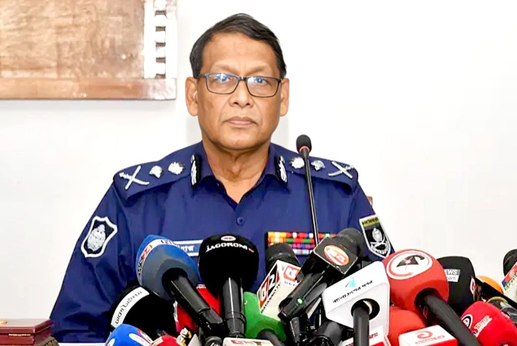 আন্দোলনে নিহতদের পরিবারের কাছে ক্ষমা চাইলেন আইজিপি