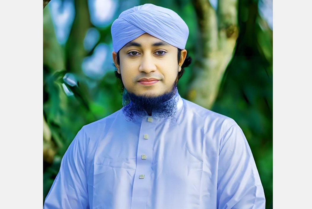 আলোচিত বক্তা তাহেরিকে গ্রেফতার করতে গিয়ে হামলার শিকার পুলিশ