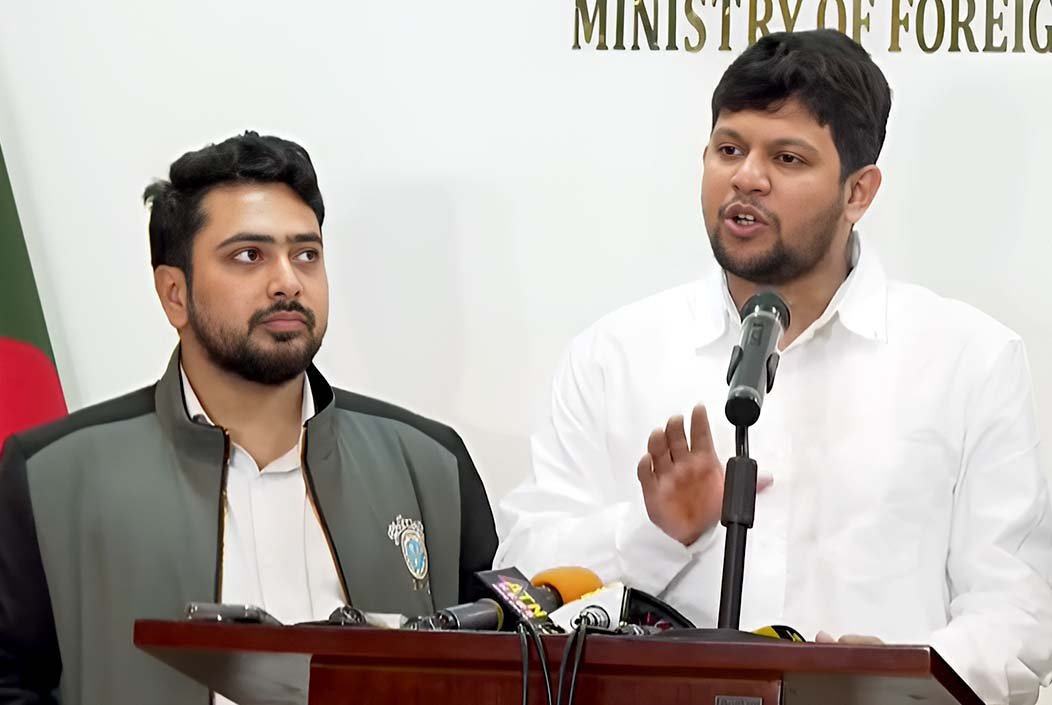 শুনতে পাচ্ছি শেখ হাসিনাকে ফেরত দেবে না ভারত: উপদেষ্টা মাহফুজ