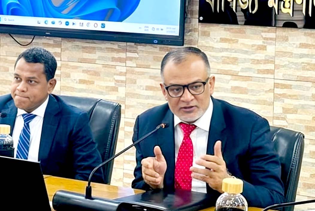 টিসিবির ১ কোটি ফ্যামিলি কার্ডধারীর মধ্যে ৩৭ লাখই ভুয়া: বাণিজ্য উপদেষ্টা