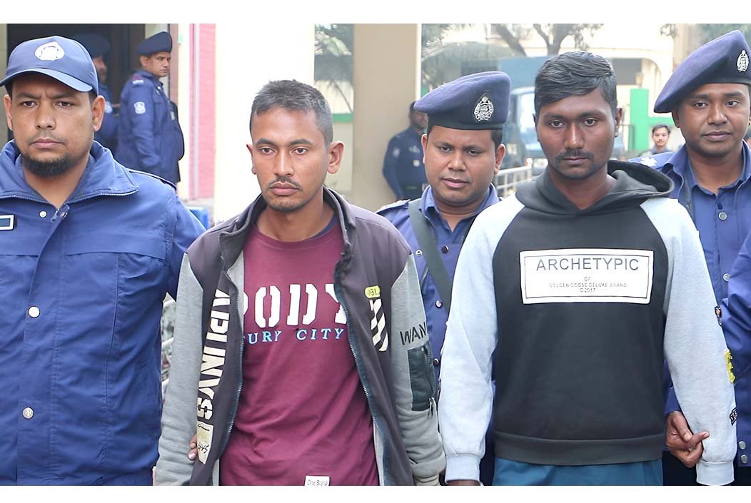 ডাকাতির সময় ফাঁকা মাঠে নিয়ে গৃহবধুকে গণধর্ষণ, গ্রেফতার ৭
