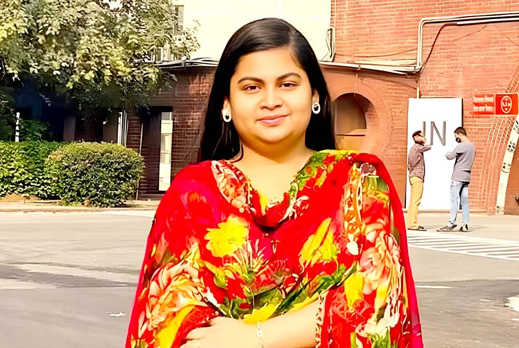 দেশত্যাগের সময় ইডেন কলেজ ছাত্রলীগ নেত্রী সুস্মিতা গ্রেপ্তার