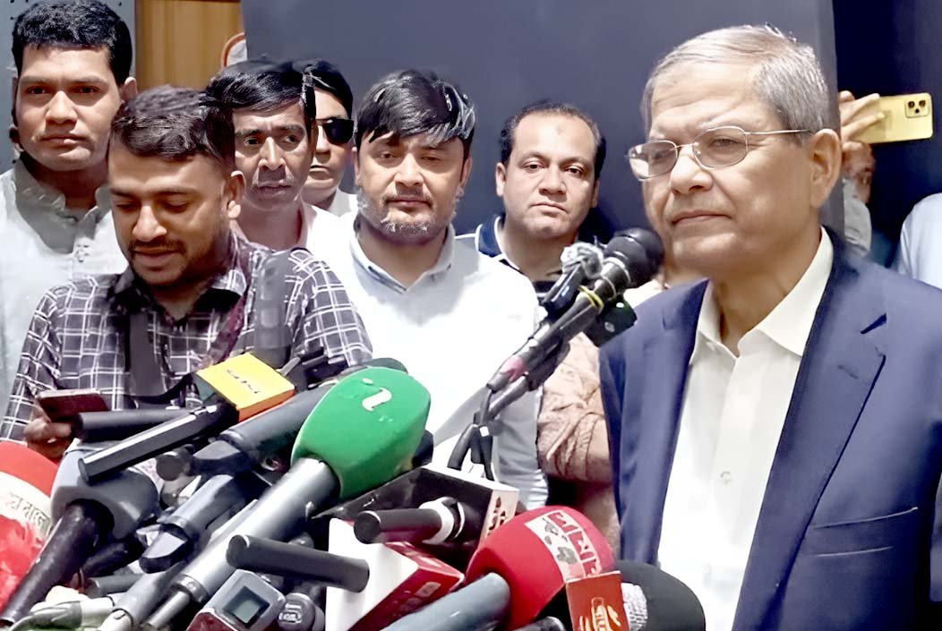 রাজনৈতিক তর্ক-বিতর্কে আ. লীগের লুটপাট নিচে পড়ে যাচ্ছে: মির্জা ফখরুল