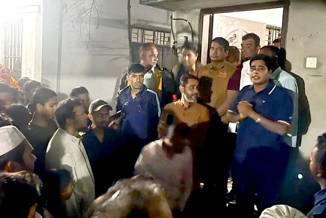 নোয়াখালীতে ঘরে ঢুকে নারীকে কুপিয়ে হত্যা