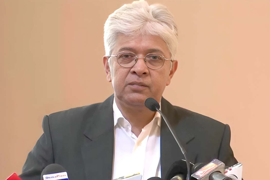 সরকার দেশের মানুষের অধিকার ফিরিয়ে দিতে চায়: উপদেষ্টা আদিলুর