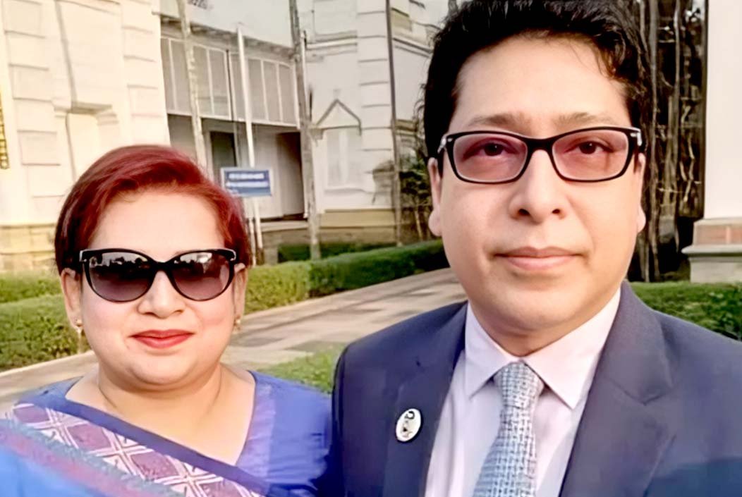 সাবেক জনপ্রশাসনমন্ত্রী ফরহাদের স্ত্রী মোনালিসা গ্রেফতার