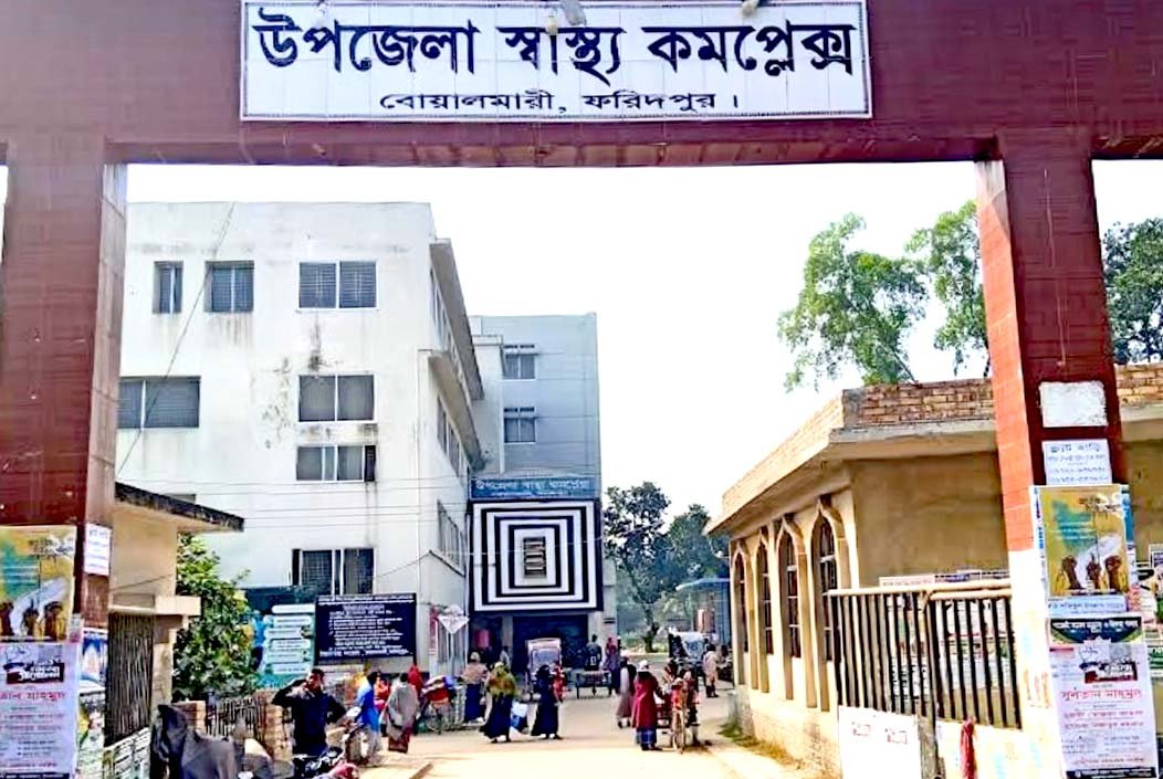 স্বাস্থ্য কমপ্লেক্সের টয়লেটে মিললো নবজাতক, মা পলাতক