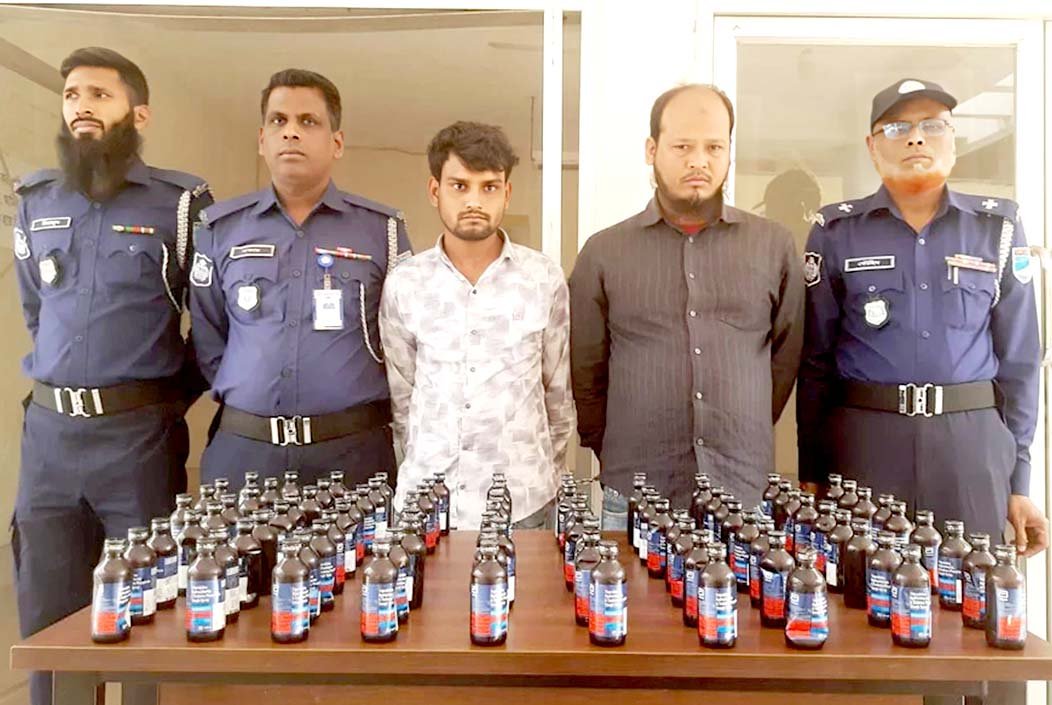 মির্জাপুরে ফেন্সিডিলসহ দুই মাদক কারবারি গ্রেপ্তার