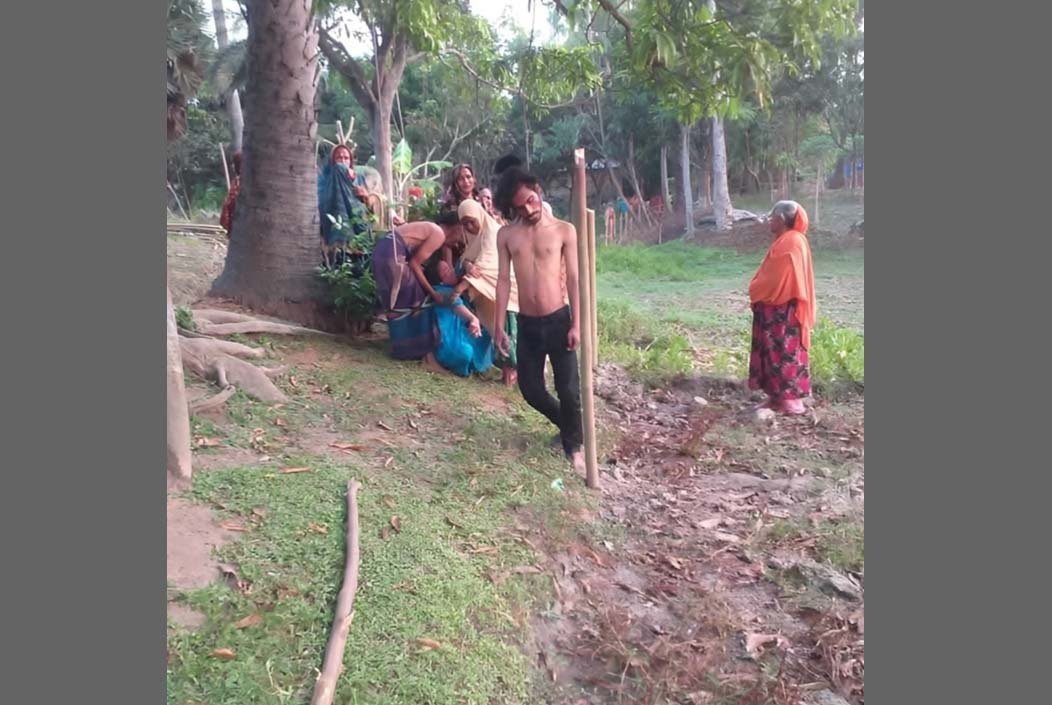 আম গাছের ডালে ঝুলছিলো কলেজ ছাত্রের মরদেহ