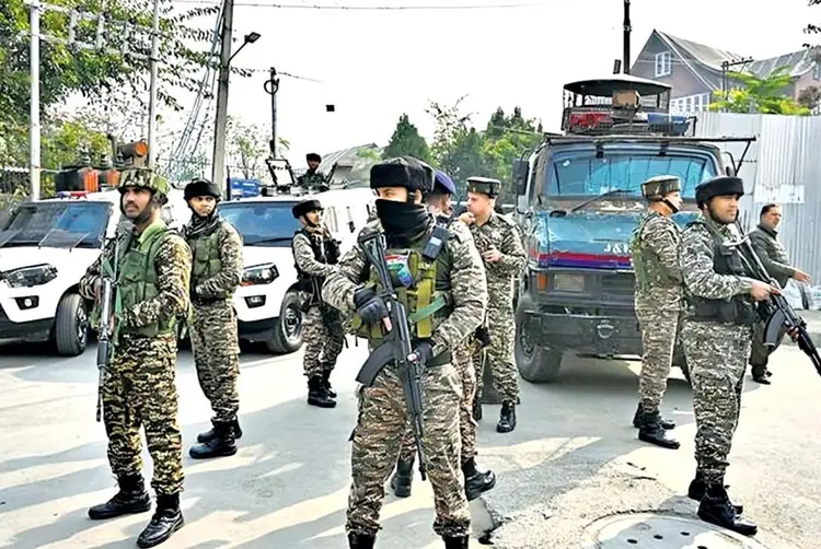 কাশ্মীরের বান্দিপাড়ায় লস্কর-ই-তৈয়বারের শীর্ষ কমান্ডারকে হত্যা করলো ভারত