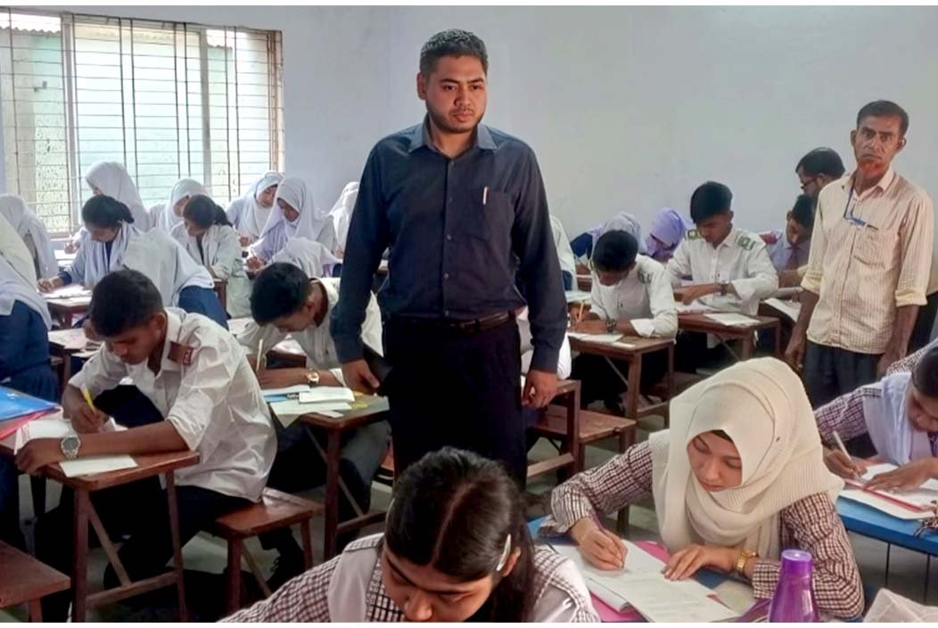 এসএসসি পরীক্ষার প্রথম দিনেই ‘নেই’ ৭১ মুখ!