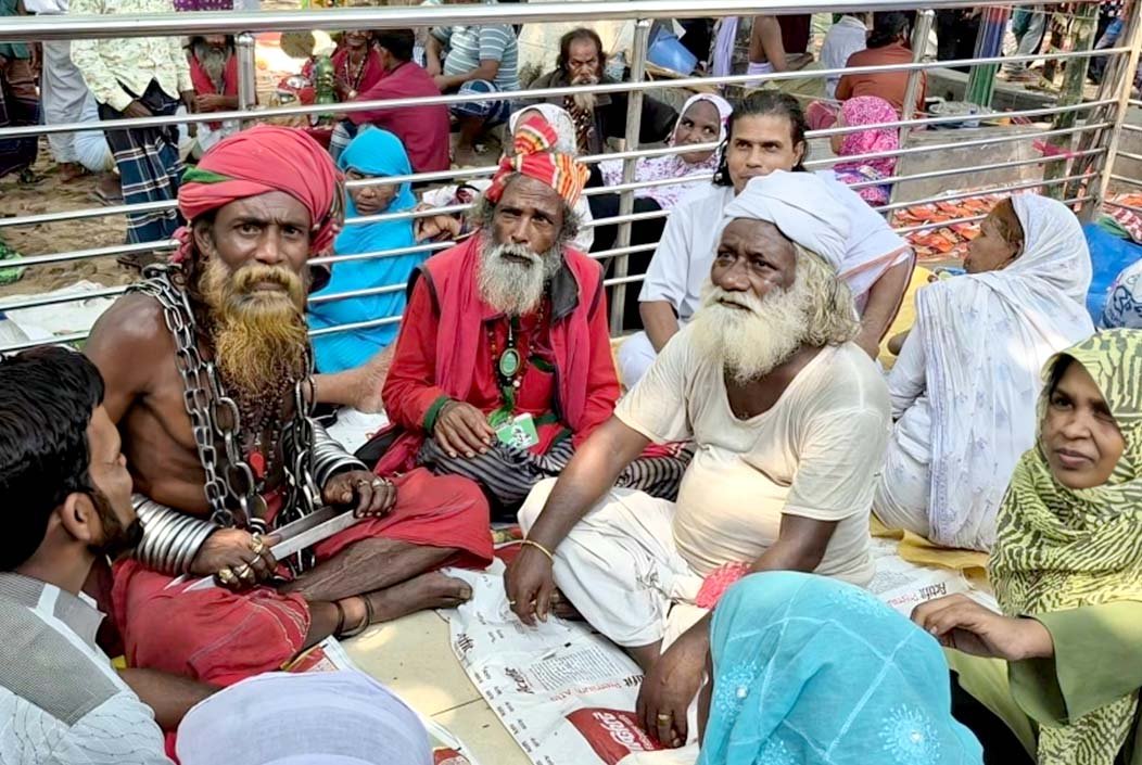 বগুড়ার মহাস্থানগড়ে ফকির-সাধু-সন্ন্যাসী ও বাউলদের মিলনমেলা