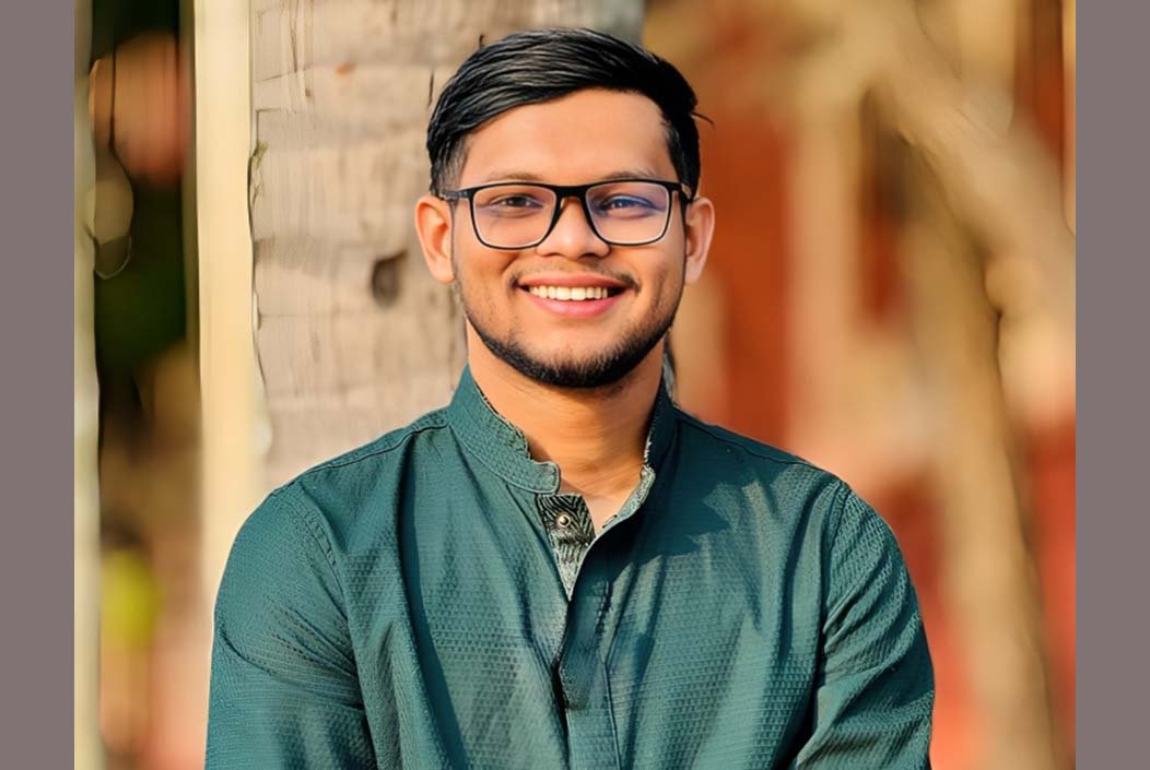 ‘তোরা যারা রাজাকার, সময় থাকতে বাংলা ছাড়: ছাত্রনেতা আবু বাকের মজুমদার
