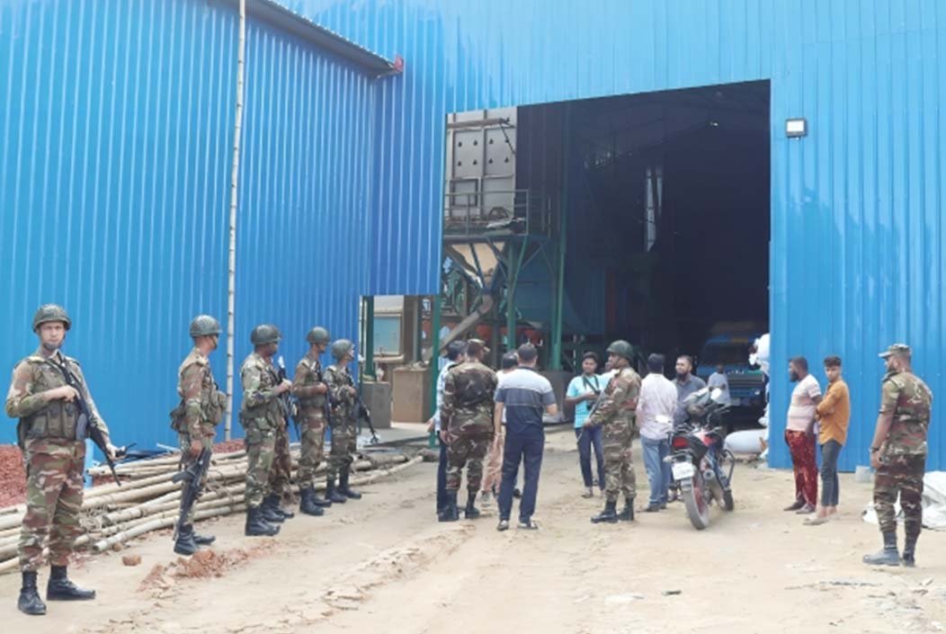 শেরপুরে খাদ্য নিরাপত্তায় ভ্রাম্যমাণ আদালতের অভিযানে তিন প্রতিষ্ঠানে জরিমানা