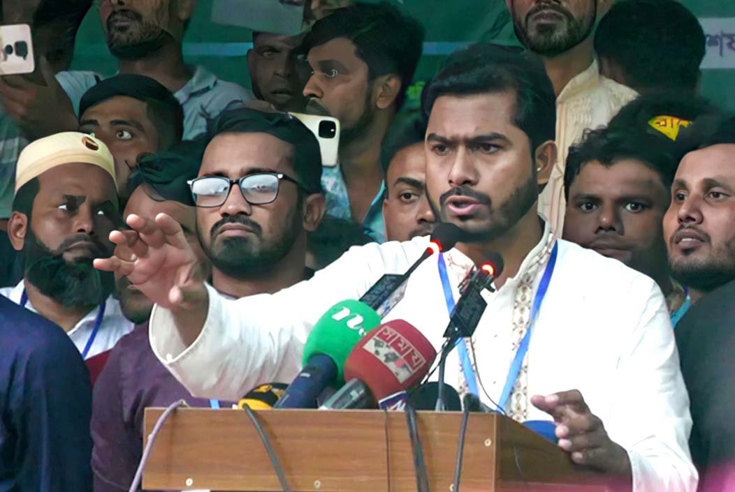 তড়িঘড়ি করে নির্বাচনে গেলে ফের গণঅভ্যুত্থান হতে পারে: নুরুল হক নুর